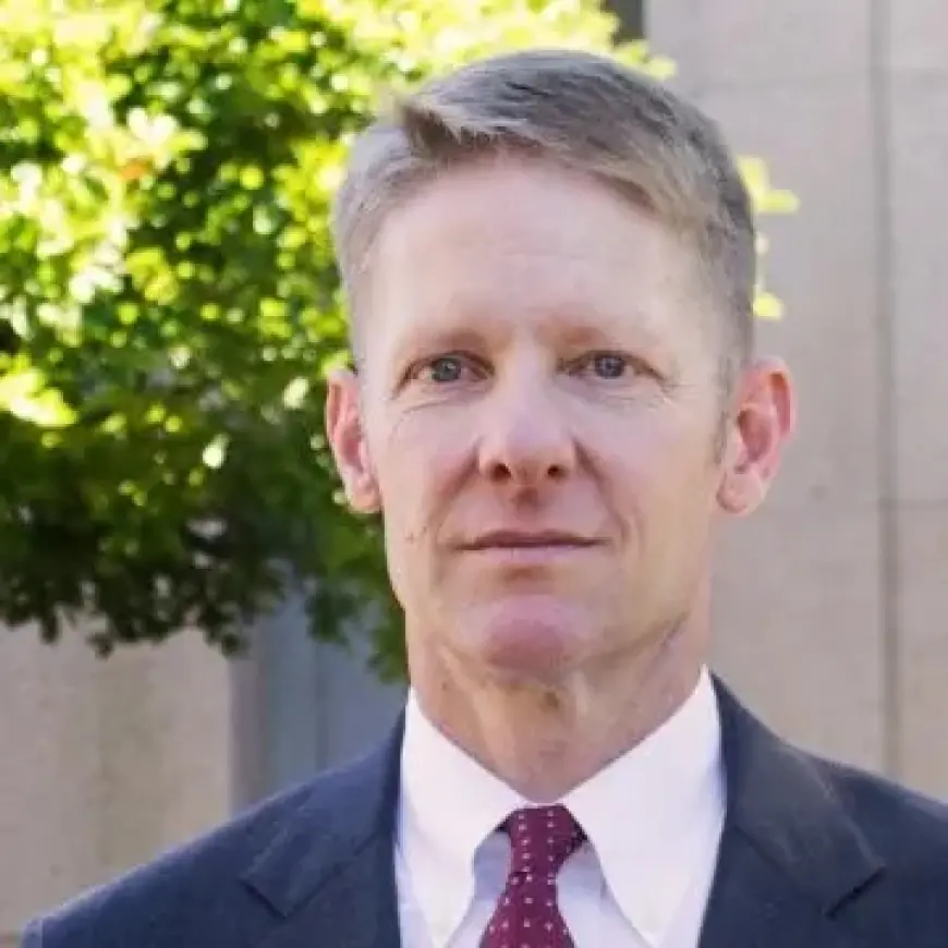 Ayotte Appoints Four to Key State Roles, Including NH Supreme Court