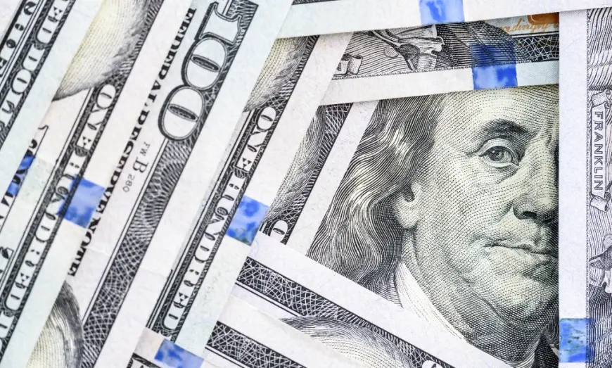 USD Today: Dollar Holds Firm After the Fed Hits Pause, With Traders Watching Rates, Risk Mood, and Emerging-Market Pressure