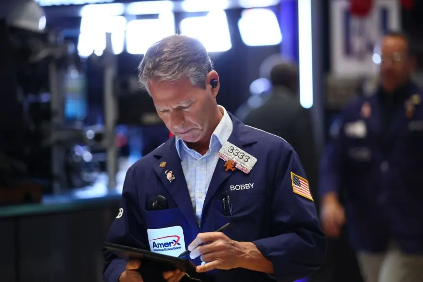 Stocks today: UNH stock stays volatile as Meta earnings jump, while the S&P 500 index (SPX), Nasdaq index, and Dow Jones stock markets pull back