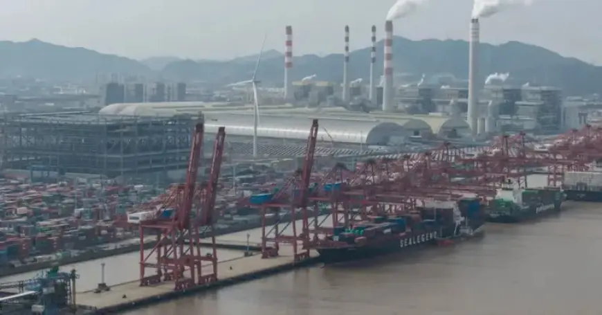 China’s Economic Imbalance Revealed at World’s Busiest Port