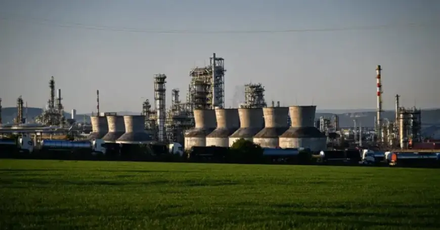 Lukoil Negotiates Asset Sale with U.S. Investment Firm