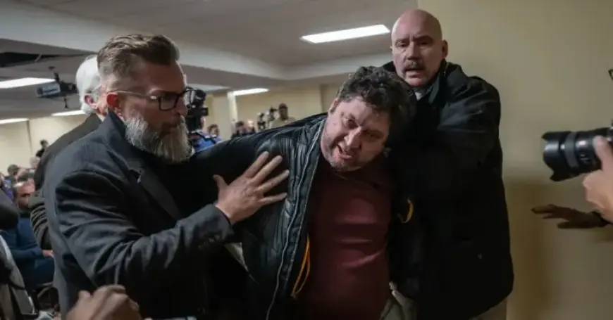 Man Charged with Assault for Squirting Vinegar on Ilhan Omar