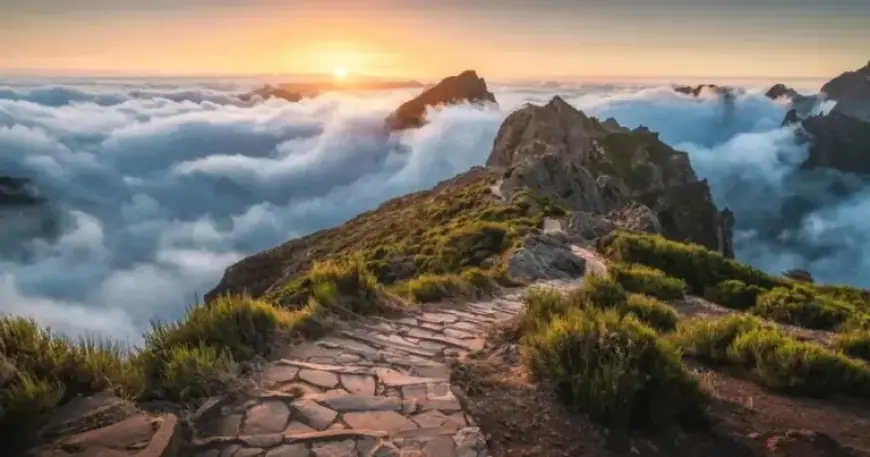 Europe’s ‘Hawaii’ Imposes £10 Tourist Walking Fee