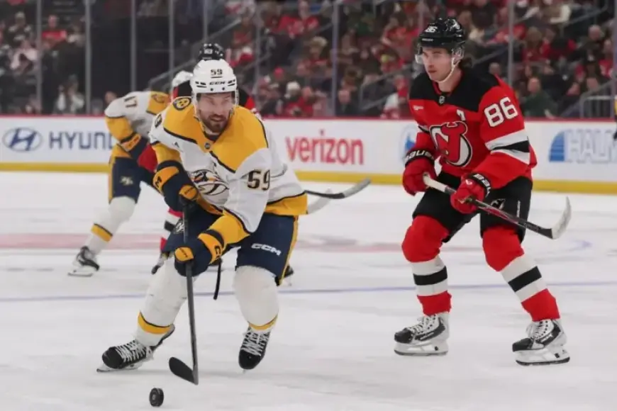 Devils Superstar Suffers Injury, Exits Game Against Predators