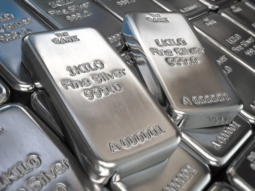 Silver Price Today Slides Nearly 6% After a Whiplash Session That Touched New Highs