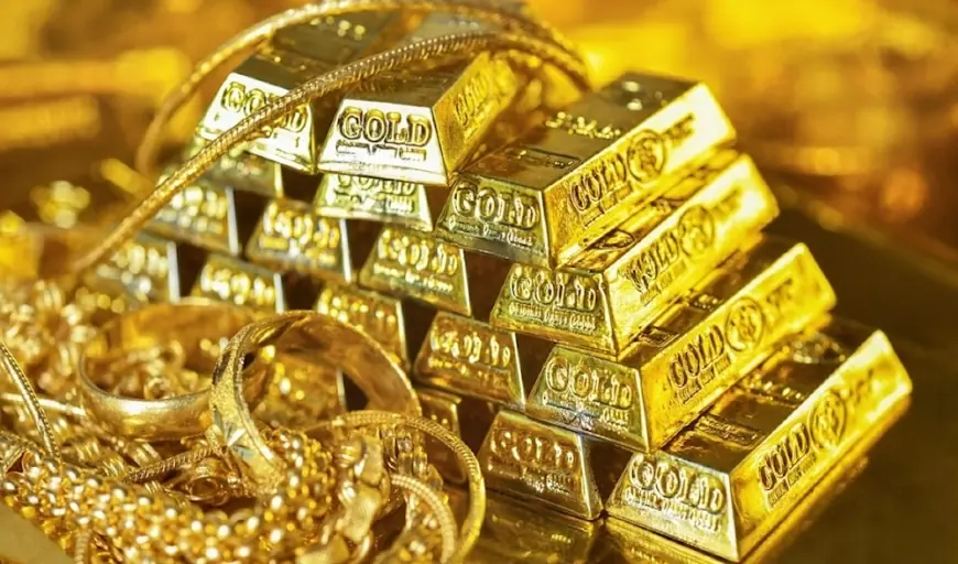 Gold price today pulls back after record high, as traders reassess rates and the dollar