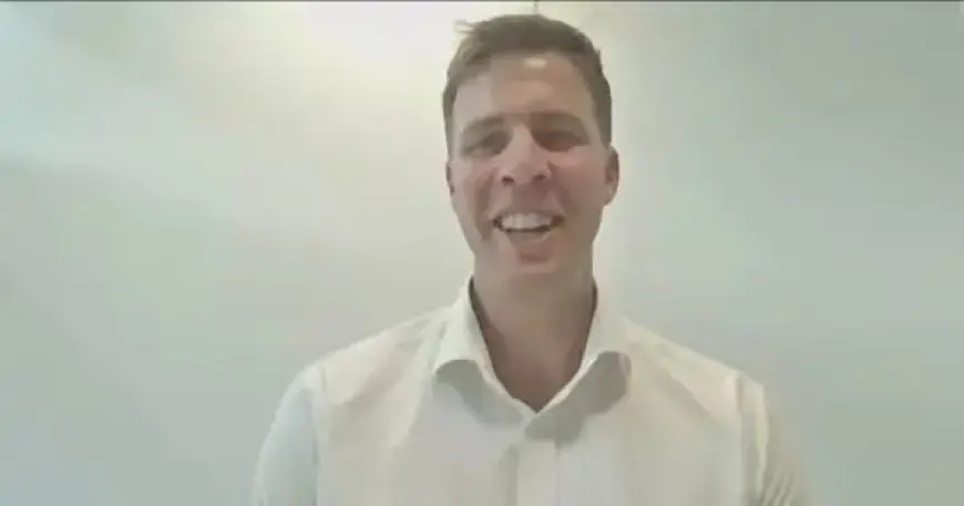 Abercrombie Honored as Breakers Retire His Jersey