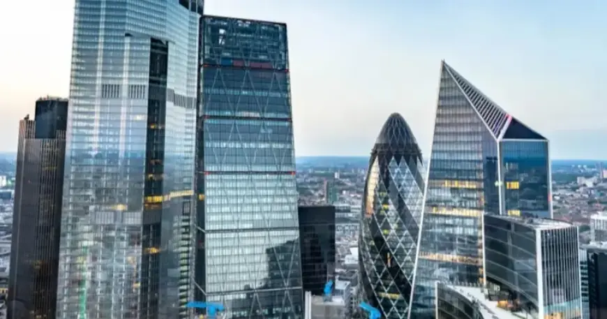 London Stocks Fall from Intraday High; Iran Tensions Boost Oil Prices