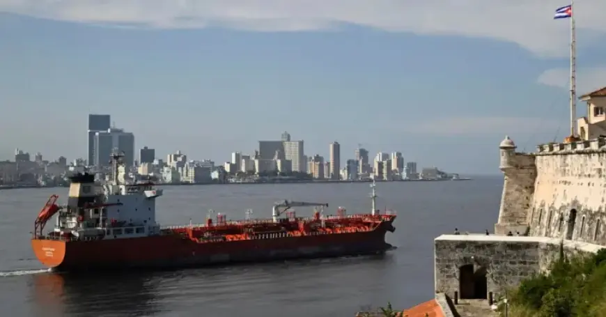 Trump Warns of Tariffs on Nations Supplying Oil to Cuba