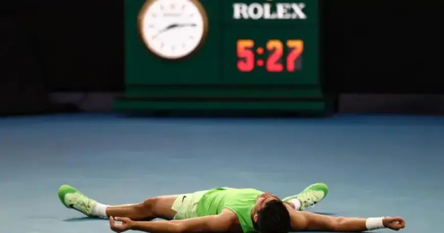 Alcaraz Battles Cramps; Zverev Takes the Third Set