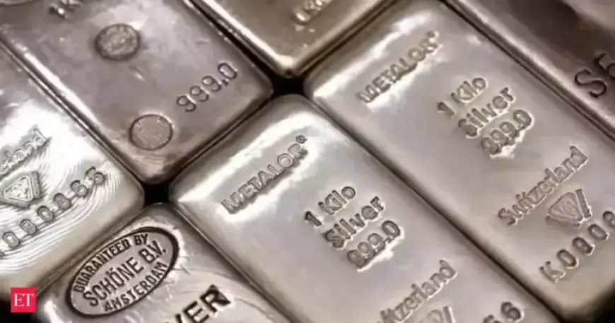 Silver Prices Plunge Over 8%: Will They Rebound or Decline Further?