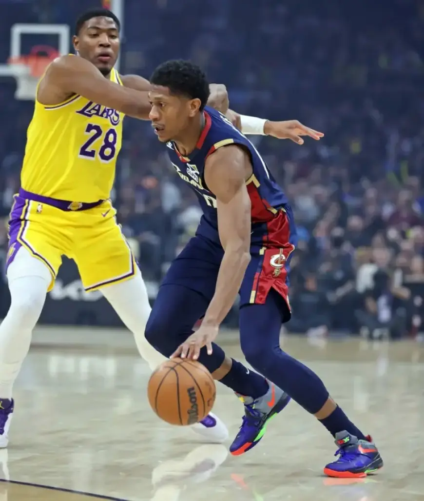 Cavs and Lakers Negotiate De’Andre Hunter Trade Including Third Team