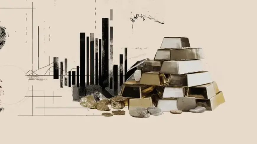 Gold Falls from Record Highs as Profit-Taking and Stronger US Dollar Impact