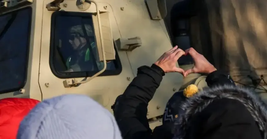 Nationwide Protests Erupt in Minneapolis Over ICE, Trump Sends Mixed Messages