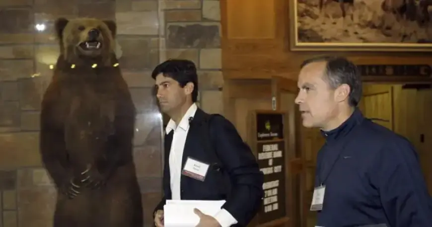 Carney Praises Trump’s Fed Chair Pick Warsh as ‘Fantastic Choice’