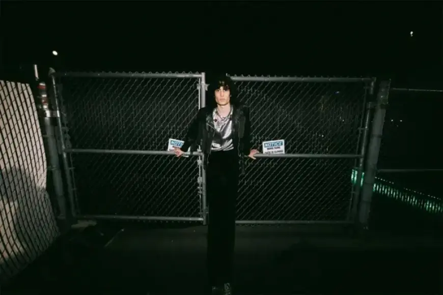 Sombr’s ‘Back to Friends’ Tops Pop Airplay Chart at No. 1