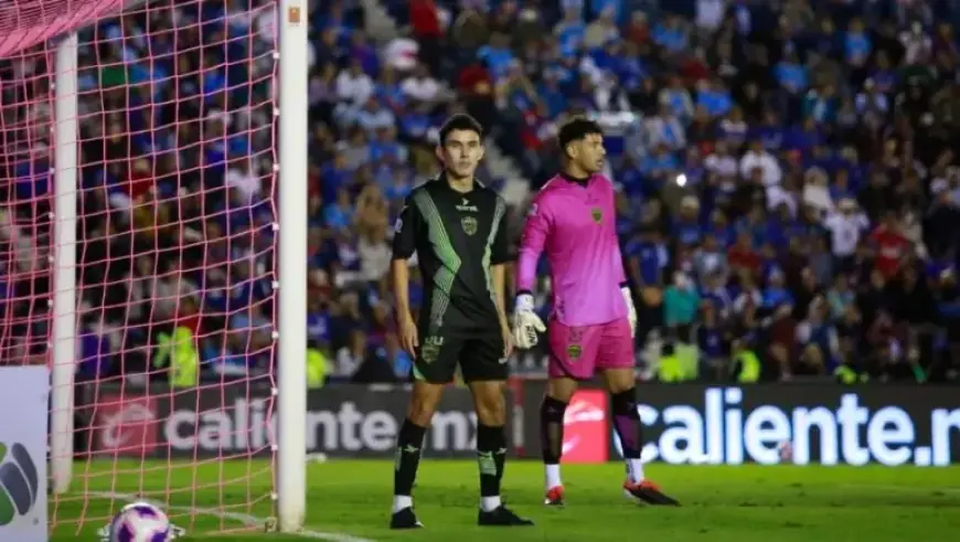 Cruz Azul Leads FC Juárez 2-0 in Live Match