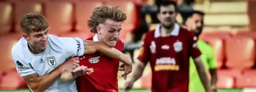 Adelaide and Macarthur Battle to Thrilling Draw in the Heat