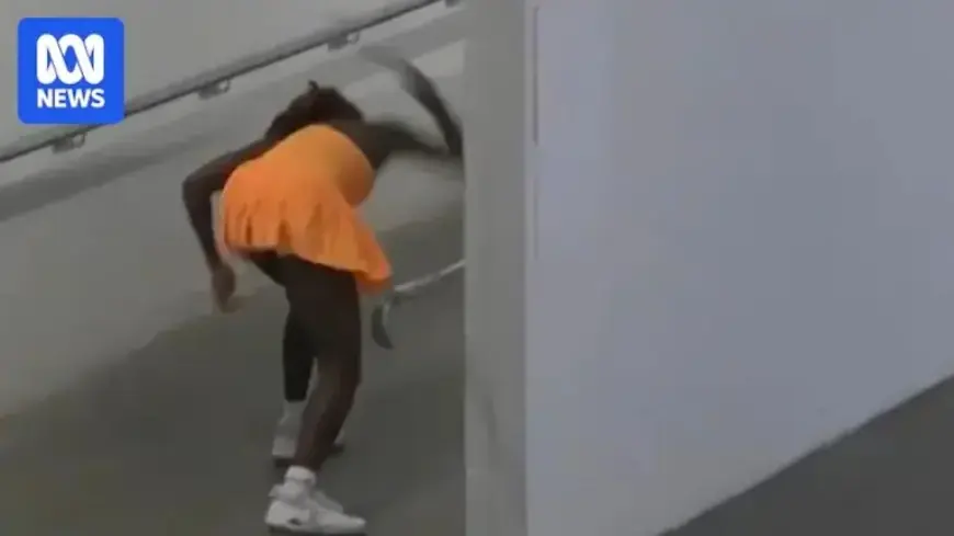 Gauff Gains Rival’s Support After Breaking Racquet amid ‘Zoo’ Jeers