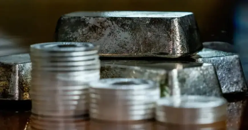 Trump Picks Warsh as Fed Chair, Silver Prices Tumble