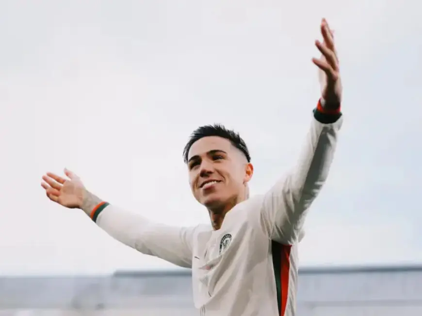 European Giants Eye World Champion After Stunning Goal and Ovation