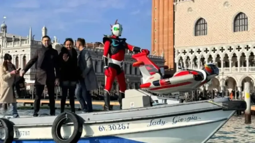 Goldrake Sails Into Canal Grande for “Creature di Gomma” Festival Debut