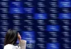 Asia Stocks Dip as Metal Prices Fall and Earnings Approach