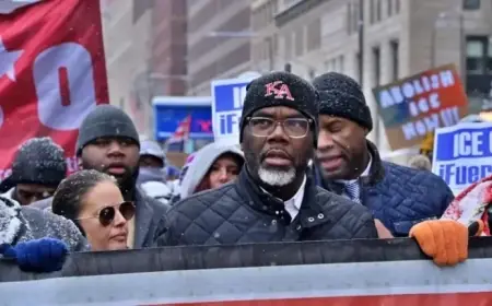 Chicago Mayor Directs Police to Probe Misconduct by Federal Immigration Agents