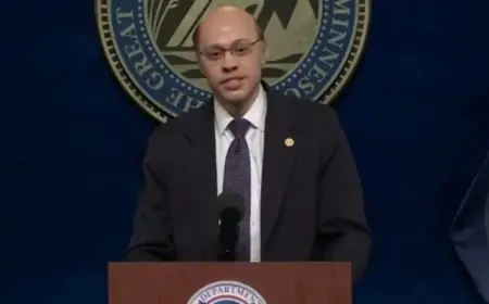 Pete Davidson Rallies ICE Troops Amid Minnesota Violence on ‘SNL’ | Video