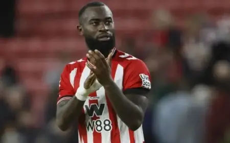 ‘Slot Pursues Defensive Reinforcement, Eyes Feyenoord Star for Liverpool Move’