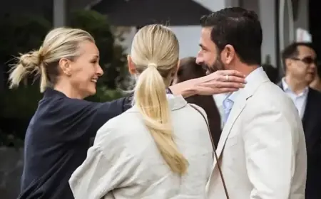 Sarah Murdoch and Ryan Stokes Unite at Tennis Despite Media Rivalry