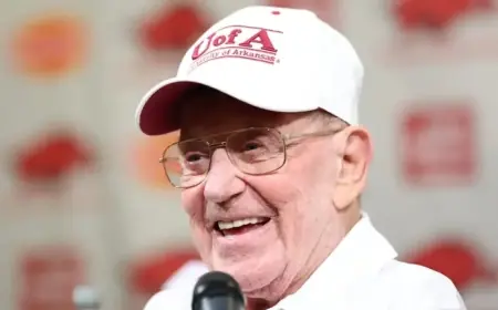 Lou Holtz’s Son Responds to Coach’s Concerning Health Update