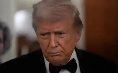 Trump’s Humor Falls Flat at Black-Tie Dinner with Rivals