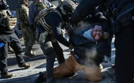 Reid Hoffman Calls for Silicon Valley to Take a Stand