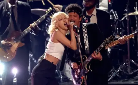 Bruno Mars, Rosé Rock Grammys with Pop-Punk Hit ‘APT.’