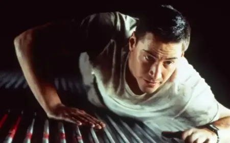 Watch Keanu Reeves’ 95% RT Rated ‘Die Hard’ Replacement Before It’s Gone