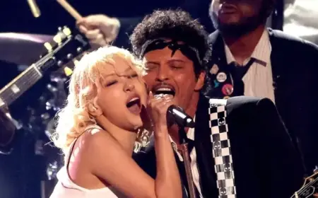 Rosé and Bruno Mars Energize Grammys Opening with ‘APT.’ Performance