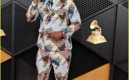 Jamie Foxx Joins 2026 Grammys with Daughters Anelise & Corinne