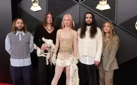 Wet Leg’s Rhian Teasdale Rocks Chic Gardening Gloves at the Grammys