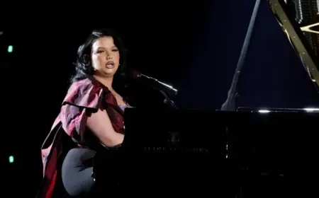 Lola Young Shines with “Messy” Performance at 2026 Grammys