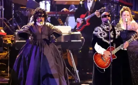 Grammys Honors Brian Wilson, Bob Weir, D’Angelo in Memoriam Segment