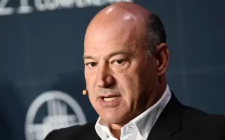 Ex-Trump Economic Advisor Warns of Worker Struggles in K-Shaped Economy