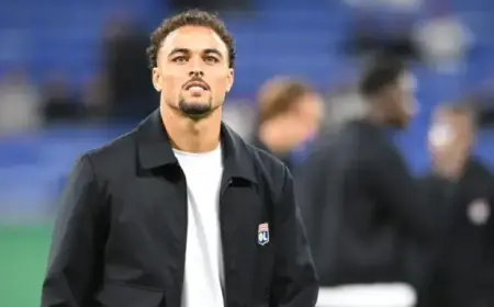 “Kluivert Eyes Premier League Move After Leaving Lyon”