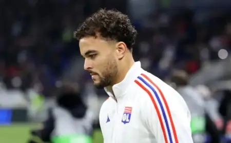 Crystal Palace Negotiates with Lyon for Ruben Kluivert Transfer