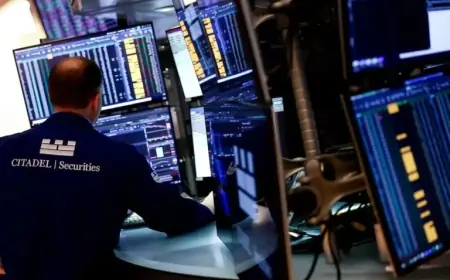 U.S. Stock Futures Drop Amid Commodity Market Slump