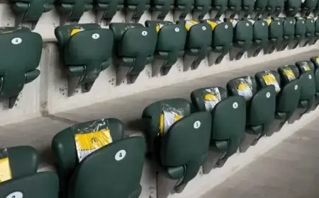 Sadettin Saran Delights Fans with Surprise Gift in Stands