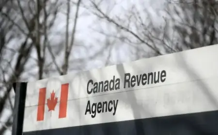 Documents Reveal Canadians Hold $2 Billion in Uncashed Federal Cheques