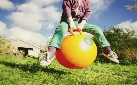 Bitcoin Surges to $79,000; HOOD, COIN, MSTR Lag Behind