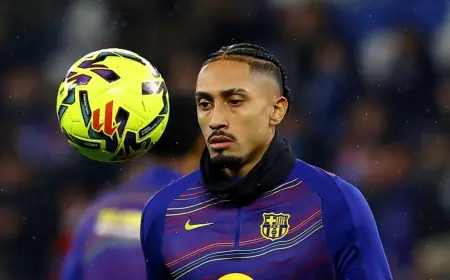 Raphinha injury: Barcelona winger out about a week with right adductor strain