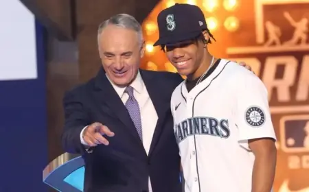 Cardinals Fans Celebrate Top Prospect Acquisition in Donovan Trade